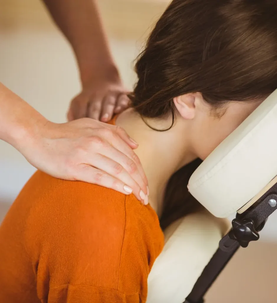 Massage AMMA sur chaise ergonomique
